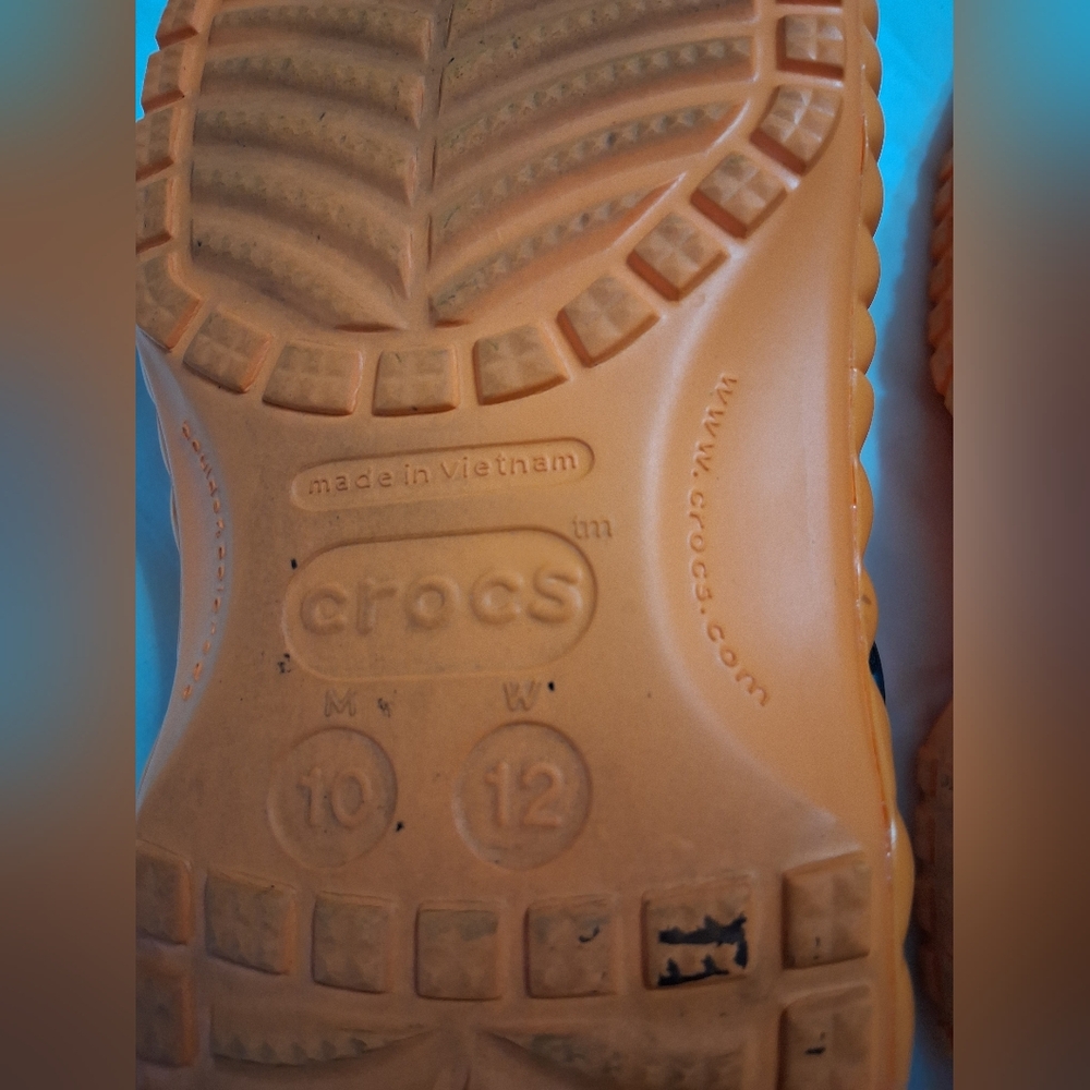 CROCS Disney PunkinOrange - Picture 5 of 5